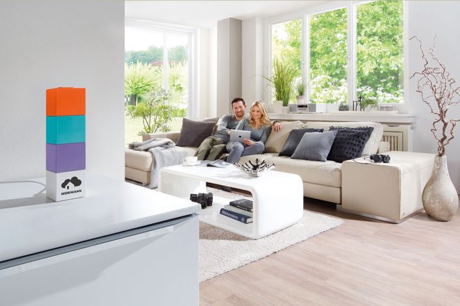 Die Haustür verriegeln, das Garagentor öffnen, das Lichtambiente einstellen oder die Raumtemperatur regeln: Ein zentrales System führt verschiedene Funktionen im Smarthome zusammen.