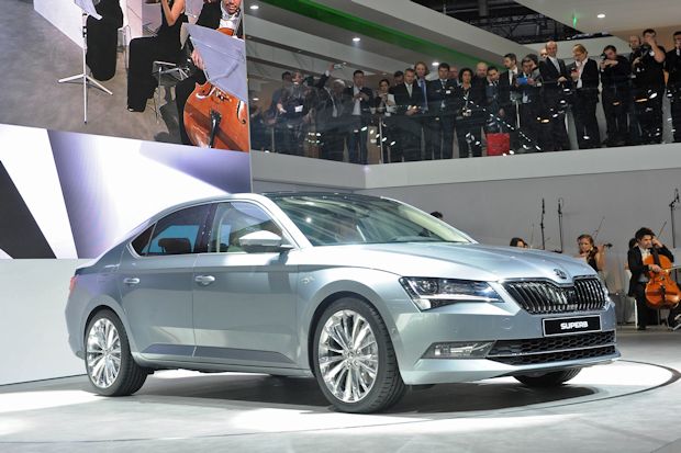 Das Design des neuen Superb strahlt Eleganz, Kraft und Dynamik aus.