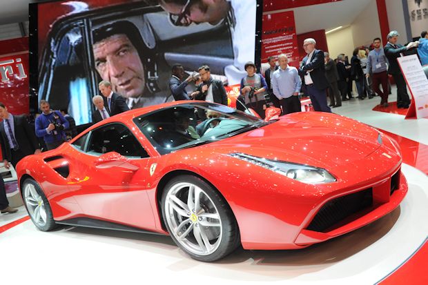 Der neue Ferrari 488 GTB gehört zu den schönsten Autos des Genfer Salons.