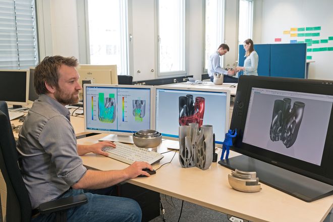 Dr. Tobias Kamps empfiehlt Abiturienten: "Gerade Absolventen in den Bereichen Mechatronik, Informatik oder Maschinenbau sind bei Unternehmen sehr beliebt."