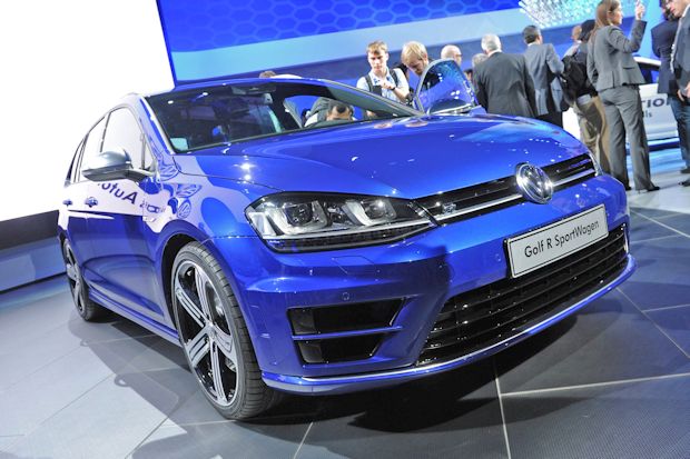 Der neue Golf R Variant kommt mit 4Motion-Allradantrieb und 300 PS.