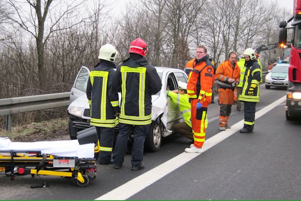 Welche Sonderrechte haben Polizei, Feuerwehr, Rettungsdienste und andere Dienstleister im Einsatzfall?