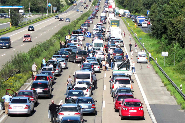 Stau auf der A 100: ADAC warnt vor Behinderungen am Dreieck Funkturm