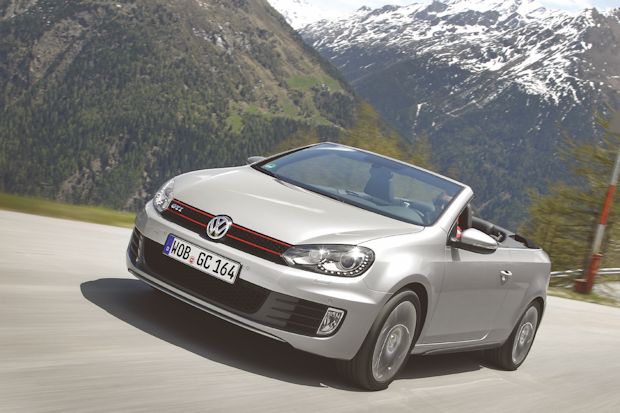 Neue Euro-6-Motoren im Golf Cabriolet bieten mehr Fahrspaß bei geringerem Verbrauch.