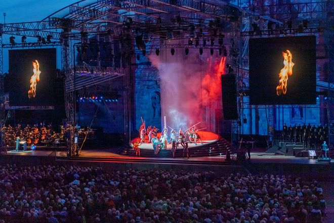 Der Platz vor dem Fuldaer Dom wird zur größten Musical-Bühne Deutschlands.