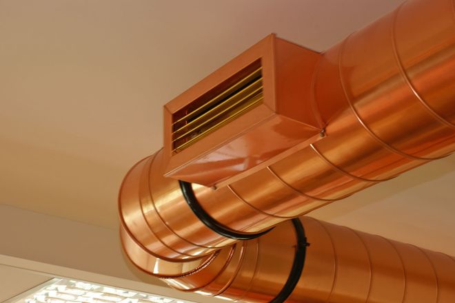Kupfer wird oftmals sichtbar angewendet - am häufigsten allerdings unsichtbar in Leitungen, Kabeln und Geräten.