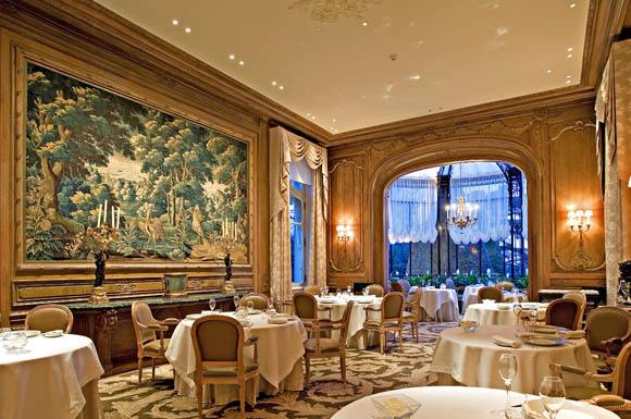 Die feine französische Küche in ausgesuchten Bistros, Brasserien und Feinschmecker-Restaurants darf bei einem Besuch in der Champagne auf keinen Fall fehlen.