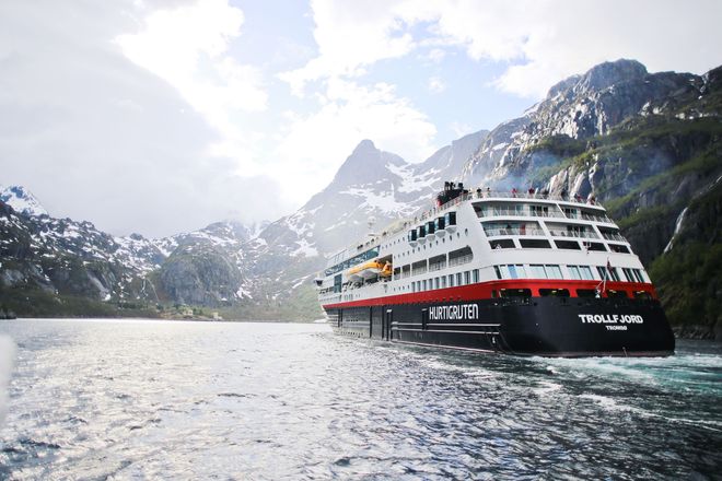 Die norwegische Küste ganz neu erleben: Ab sofort können zwei neue Seereisen mit dem modernisierten Postschiff MS Trollfjord gebucht werden.
