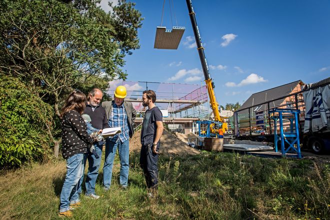 Eine umfassende Bau- und Leistungsbeschreibung ist ein wichtiger Teil des Bauvertrags für das neu geplante Eigenheim.