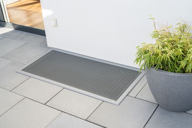 Eine saubere Lösung: Kellerschachtabdeckungen halten Schmutz, Laub, Insekten und Mäuse wirksam fern.