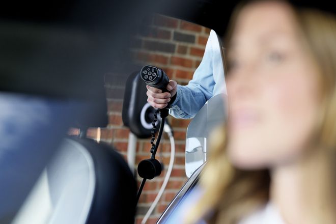 Bei der Auswahl der geeigneten Wallbox und der Installation helfen Elektrofachbetriebe vor Ort.
