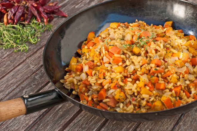 Die Reis-K&uuml;rbis-Pfanne ist ein schnelles und leckeres Rezept mit &bdquo;Bayerischem Reis&ldquo;.