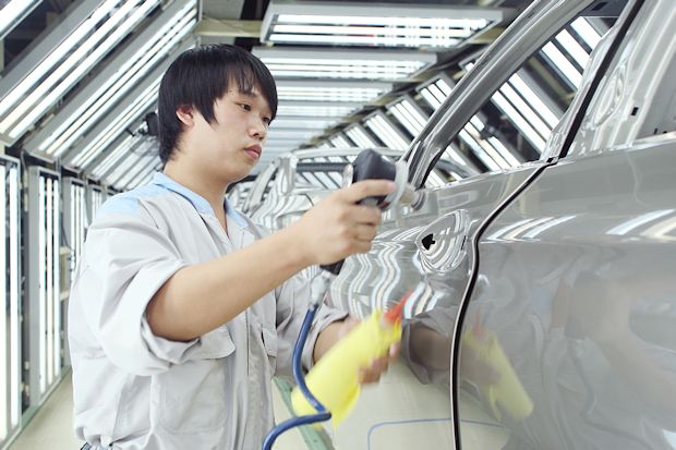 Fertigung eines langen BMW 5er bei BBA in Shenyang/China.