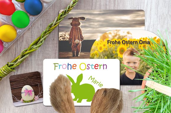 Bedruckte Frühstücksbrettchen können mit einem originellen Aufdruck das ideale kleine Geschenk zum Osterfest sein.