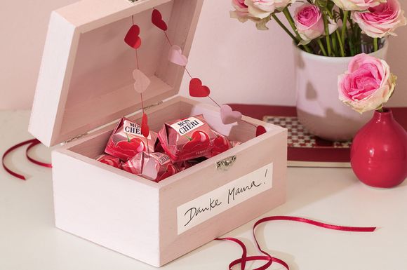 "Popup-Liebe": Wer selbst etwas bastelt und es dann der Mutter überreicht, erzielt einen schönen Überraschungseffekt bei einem lieben Menschen.