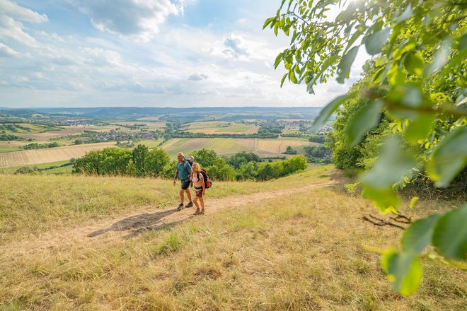 Am Ende des Bühlersteigs genießen die Wanderer am Einkorn eine sensationelle Fernsicht.