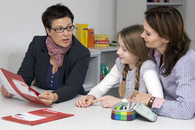 Bei der Wahl der weiterführenden Schule sind die Meinungen von Kind, Eltern und Lehrer gefragt.