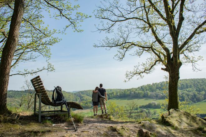Aussichtspunkt Gickelfelsen: Bei einer Wanderung entlang des Neckarsteigs können sich Ausflügler auf herrliche Ausblicke in die Natur freuen.