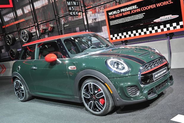 Mit dem John Cooper Works ergänzt MINI seine Modellpalette.