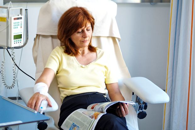 Die Chemotherapie ist neben einer Operation die wirksamste Behandlungsmethode bei Darmkrebs.