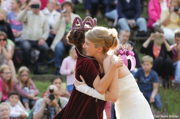 Königin mit Tradition: Seit 1922 kürt Schneverdingen Jahr für Jahr seine Majestät und feiert vier Tage lang ausgelassen.
