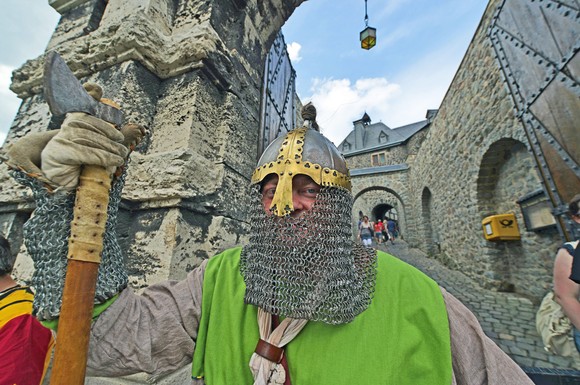 Willkommen in der faszinierenden Welt des Mittelalters: Feste auf der Burg Altena im Sauerland erinnern an die Traditionen der Rittersleute von anno dazumal.