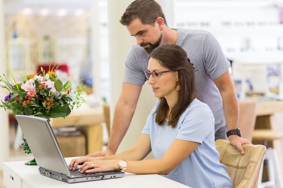 Der moderne Arbeitsalltag läuft weitgehend digital ab.