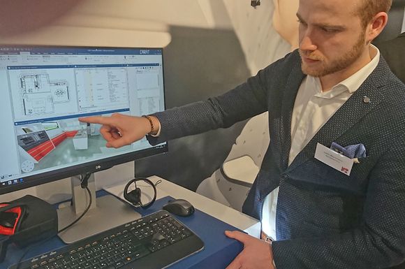 Nach umfangreicher Beratung wird eine Küche mit Softwareprogrammen geplant und anschaulich dargestellt.