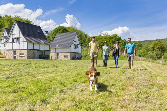 Urlaub im Ferienhaus kann auch für befreundete Paare ein abwechslungsreicher, regionaler und naturnaher Ausgleich zum anstrengenden Alltag sein.