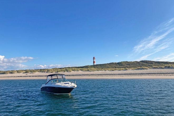 Vom Wasser aus dienen sie zur Navigation, für Touristen sind sie ein beliebtes Fotomotiv: Die Leuchttürme gehören einfach zur Insel Sylt dazu.