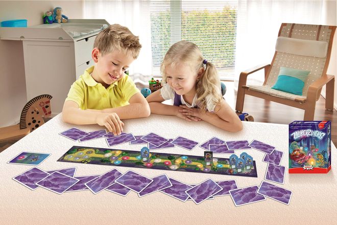 Kartenspiele sorgen für Spaß und Spannung im Kinderzimmer.