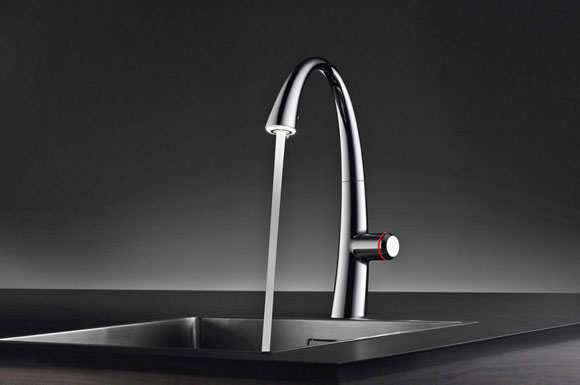 Moderne Armaturen bieten mehr Komfort und setzen mit skulpturalem Design spannende Akzente in der Einrichtung.