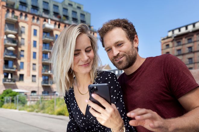 Warum mit der Steuererklärung bis kurz vor Ende der Frist warten, wenn man sie jetzt auch ganz bequem per App auf dem Smartphone erledigen kann.