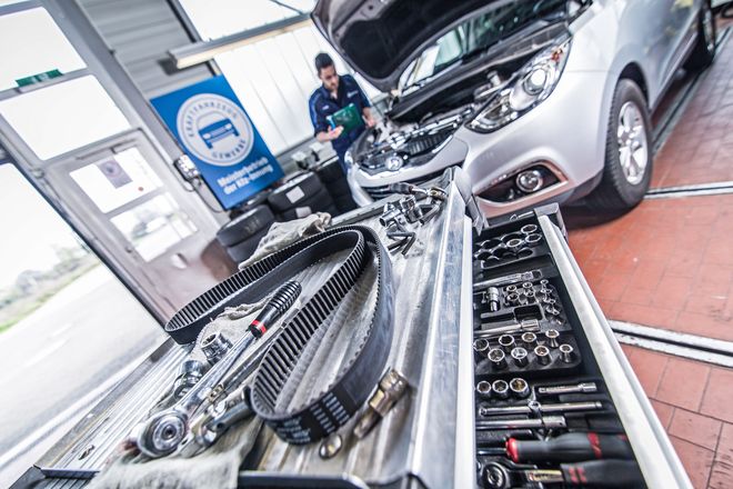 Urlaubs-Check vor den Autoferien: Durch das Auslesen des Fehlerspeichers werden die Werkstatt-Profis auf mögliche Defekte hingewiesen.