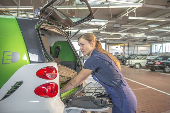 In Kraftfahrzeugberufen können sich unterschiedliche Talente und Neigungen entfalten.