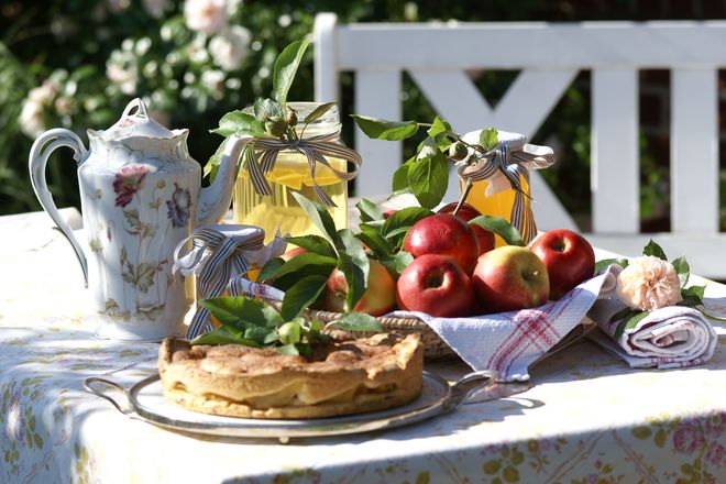 Erntefrisch, direkt im leckeren Kuchen lassen sich die regionalen Obstköstlichkeiten in einem der vielen Cafés genießen.
