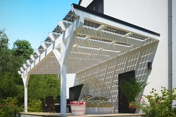 Schattenspender und privates Kraftwerk in einem: Solarterrassendächer bieten Hausbesitzern einen mehrfachen Nutzen.