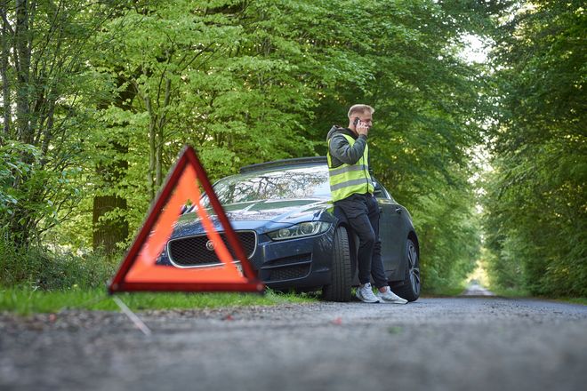 Bei den meisten Verkehrsunfällen bleibt es zum Glück beim Sachschaden. Tragen Personen Verletzungen davon, sollte der Versicherungsschutz ausreichend sein.