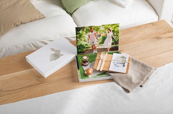 In einer individuellen Foto-Geschenkbox verpackt werden Erlebnisgeschenke wie ein Zoobesuch oder Konzerttickets noch wertvoller.