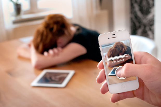 Mobbingopfer können sich selten selbst helfen. Über eine Internetschutz-Versicherung erhalten Betroffene eine Erstberatung durch Psychologen und Rechtsexperten.