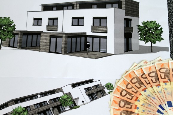 Vom Boom grüner Immobilien kann man auch ganz ohne Wohneigentum profitieren: Indem man sich als Anleger an der Entwicklung und dem Bau umweltfreundlicher Objekte beteiligt.