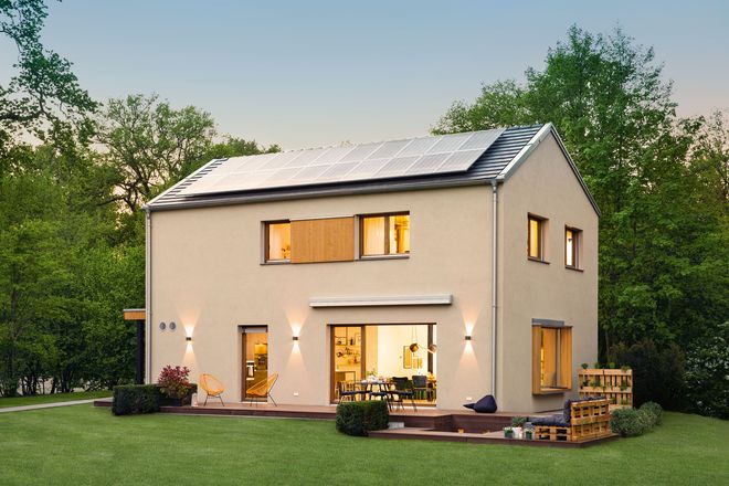 Zwei Wohneinheiten für alle Generationen: Eine solche Immobilie kann in allen Größen als Zweifamilienhaus geplant werden.