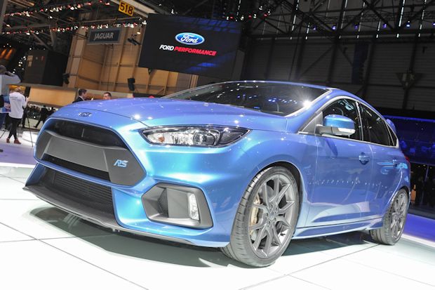 Den Performance-Charakter des neuen Ford Focus RS unterstreichen Design und 19-Zoll-Räder.