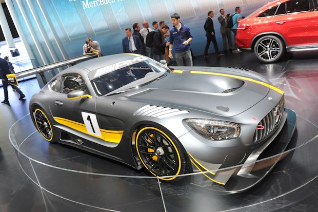 Der Mercedes-AMG GT3 wird ab der 2016er Saison die Rennstrecken unter die Räder nehmen.