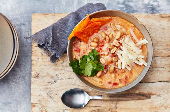 Pikanter Genuss mit Erdnuss: Die Tortilla-Suppe schmeckt garantiert nicht nur am 13. September, dem "Tag der Erdnuss".