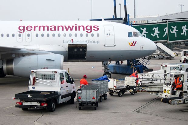 Die Allianz Deutschland informiert ihre Kunden zu Fragen des Absturzes von Germanwings-Flug 4U9525 über eine spezielle Hotline.