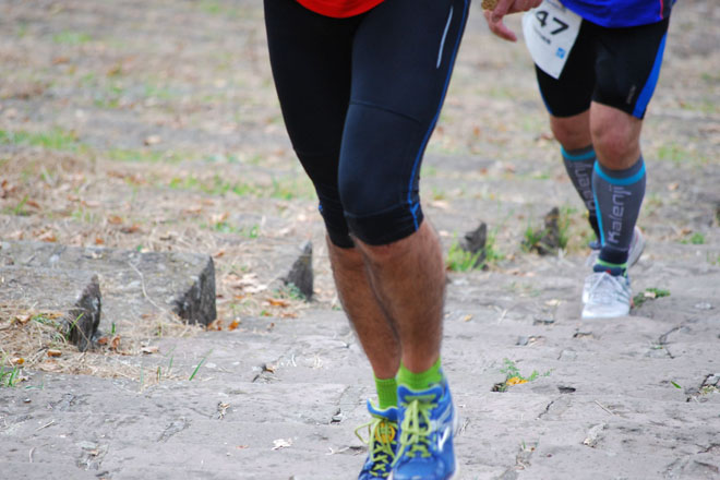 Sportliche Höchstleistungen wie etwa Marathonlaufen belasten den Bewegungs- und Halteapparat des Körpers.
