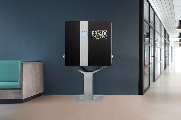Das Hauskraftwerk sorgt dank seiner Speicherfunktion für eine autarke Energieversorgung.
