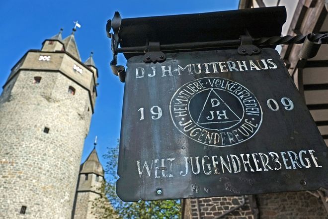 In der Burg befindet sich auch die älteste und erste Jugendherberge der Welt.