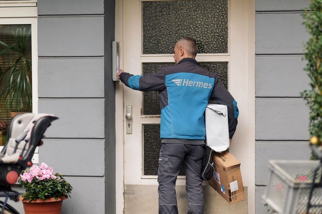 Immer mehr Pakete kommen, wie hier in Hamburg, elektrisch an die Haustüren der Empfängerinnen und Empfänger.
